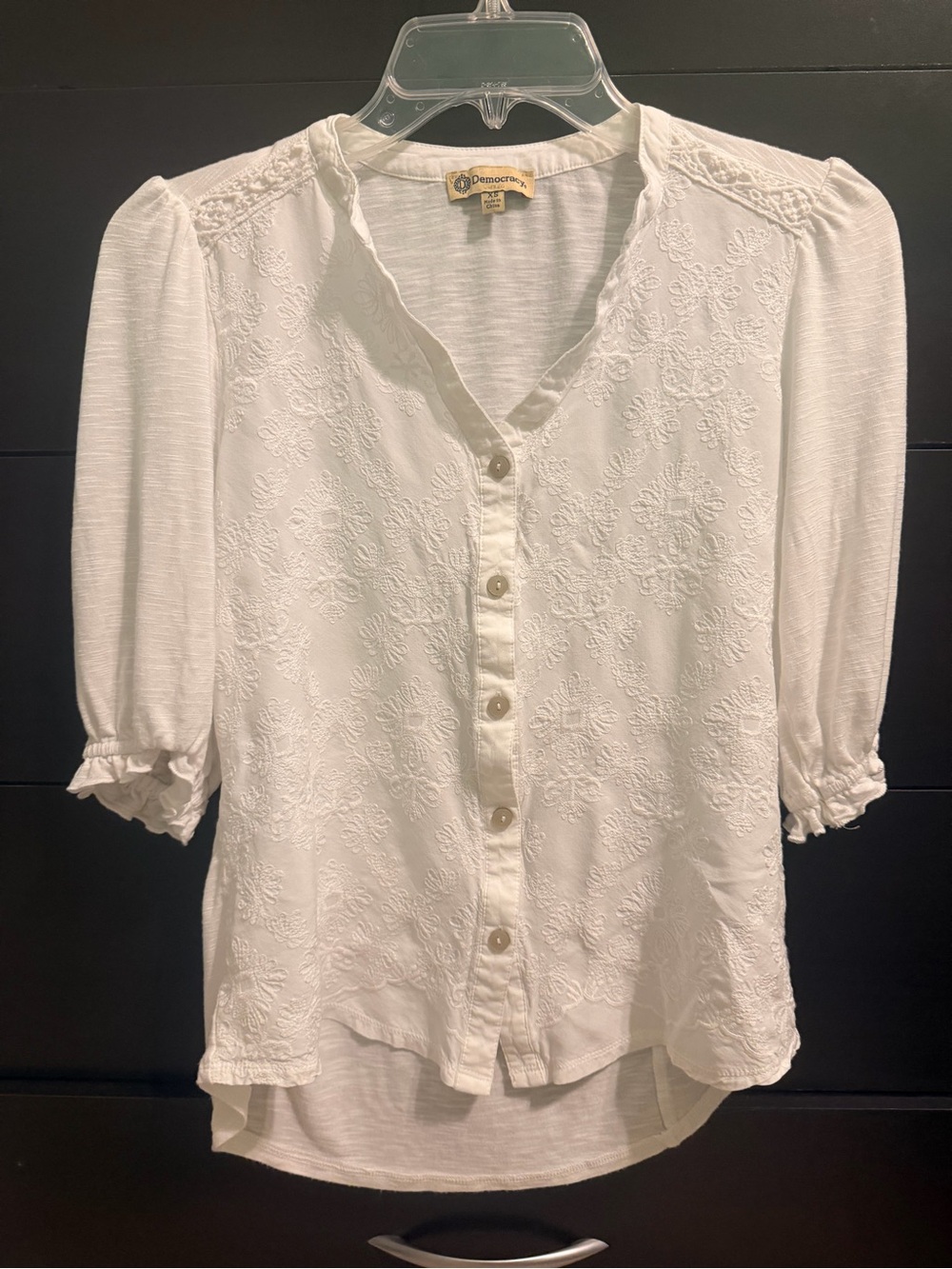 Democracy White Embroidered V-Neck Button Blouse